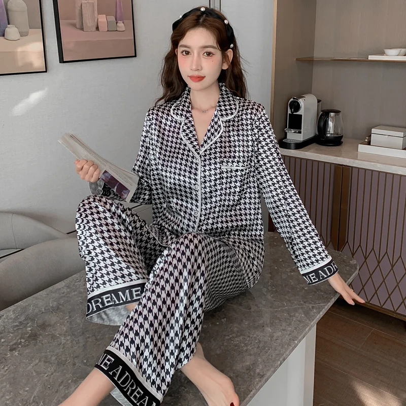2022 New Silk Ladies Pajamas Autumn Ice Silk Long Sleeve Pants Set Printing Fashion Pajamas Women's Homewear