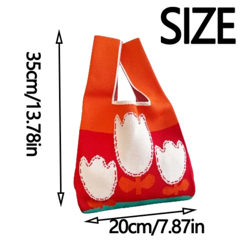 Яркая женская сумка-тоут с ремешком на запястье