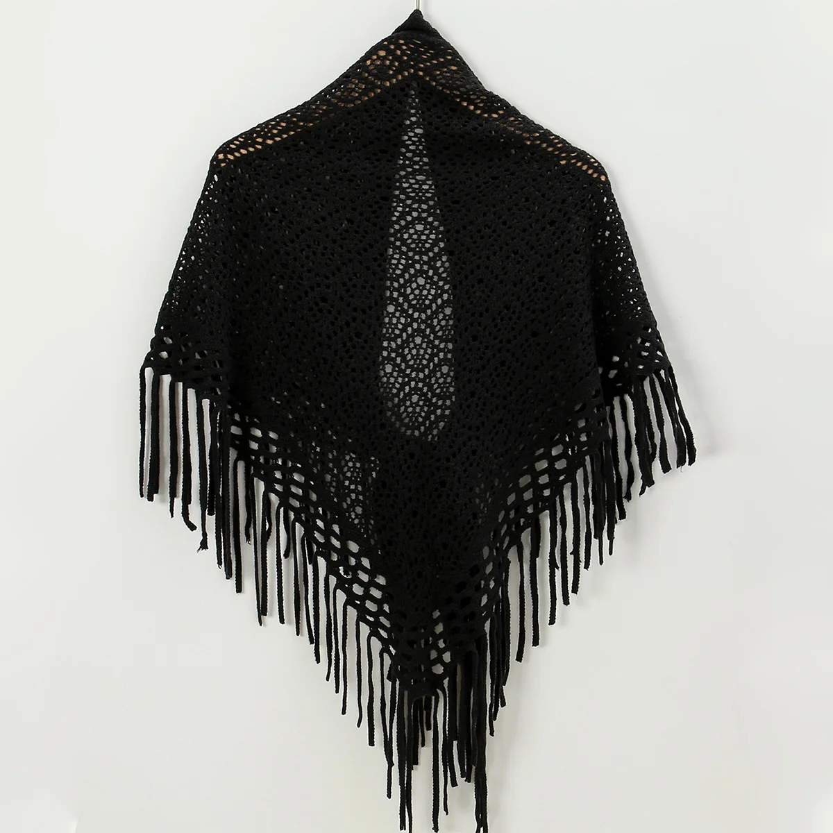 Комплект из двух предметов ажурная треугольная шаль с кисточками женская вуаль