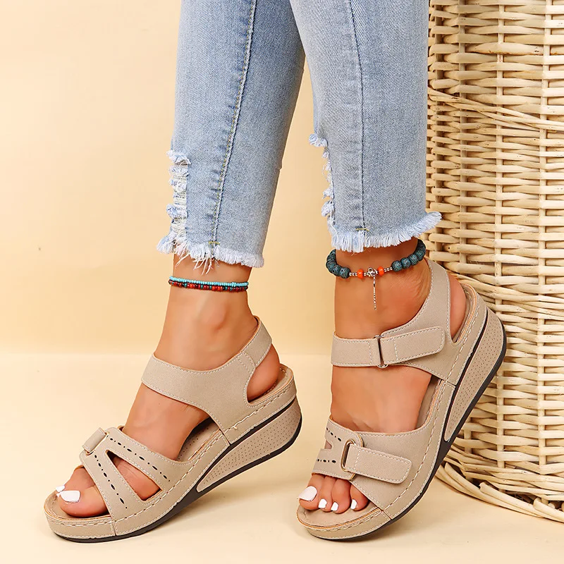 2022 plus Size Casual Peep Toe Sandals Amazon Hot Roman Style Sandals Women's Outer Wear Velcro Shoes