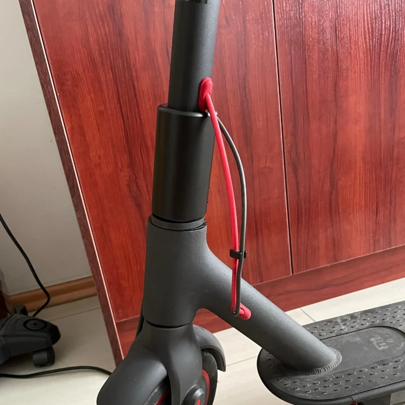 

Складной держатель для электроскутера Xiaomi 365 M365 Pro