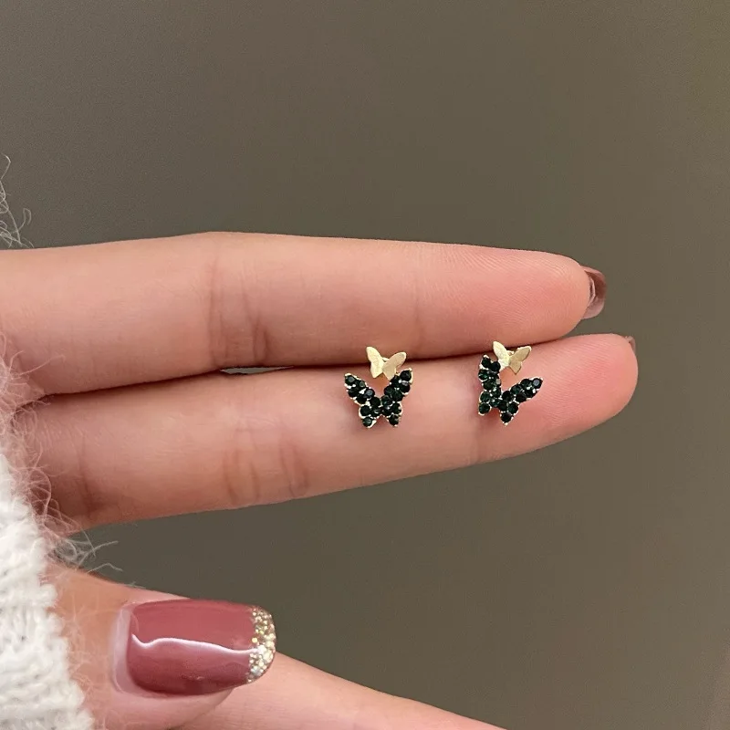 

Cute Mini Simple Green Clip on Earrings Mori Girls Temperament Statement Earrings