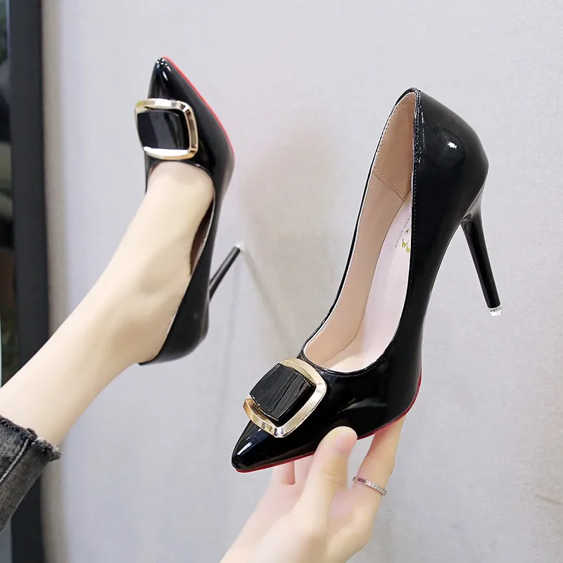 

Туфли-лодочки женские из лакированной кожи, на квадратном каблуке 10 см, с жемчужной пряжкой, Классические Вечерние туфли-лодочки с острым но...