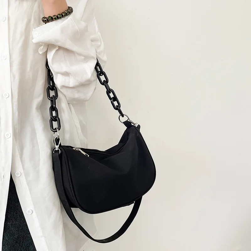 

Женская сумка на цепочке под подмышку, маленькие модные сумки через плечо для женщин, новинка 2023, роскошные сумки, сумочка, женская трендовая сумка