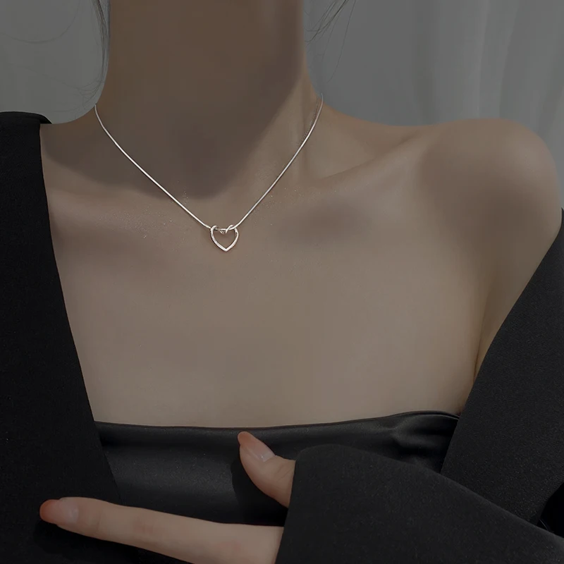 

Ожерелье с подвеской INS Love, роскошная женская версия с отверстиями, простое дизайнерское ожерелье с цепочкой на ключицу, модное очаровательное ювелирное изделие