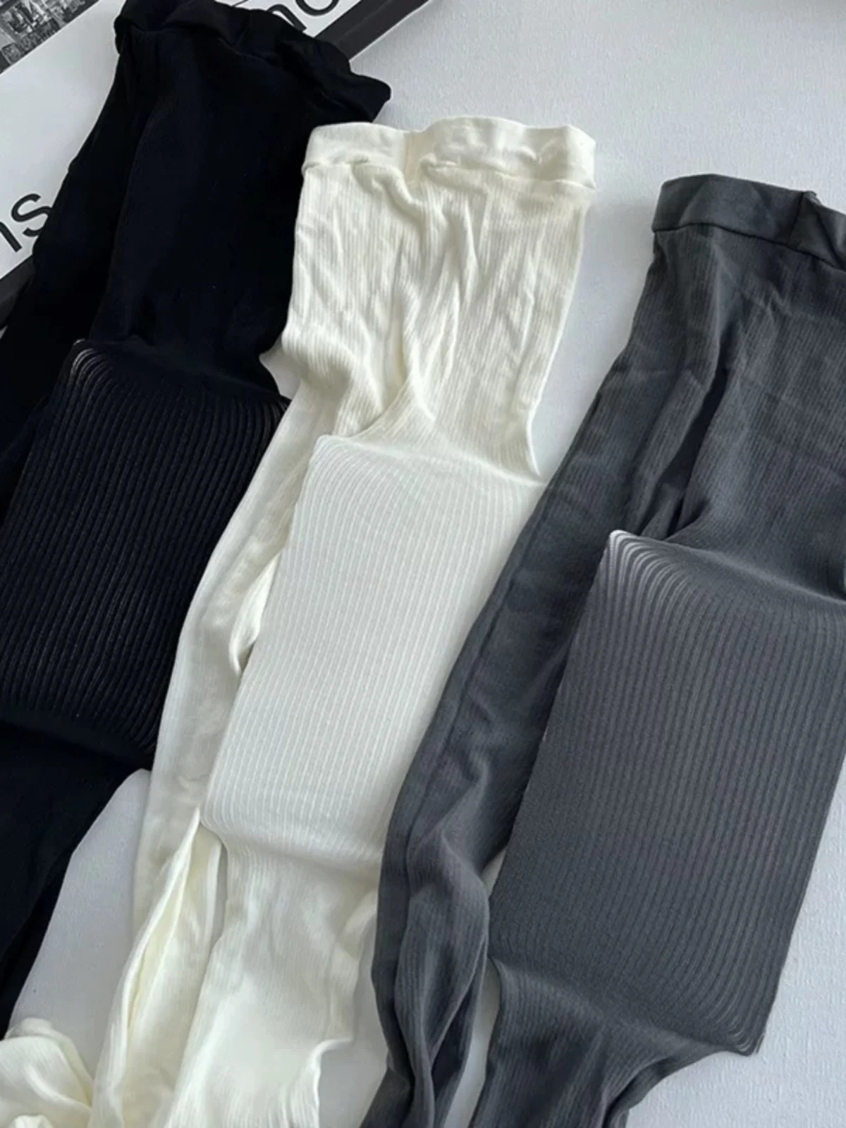 Осень и зима черно-серый высококачественный полупрозрачный с микродавлением для