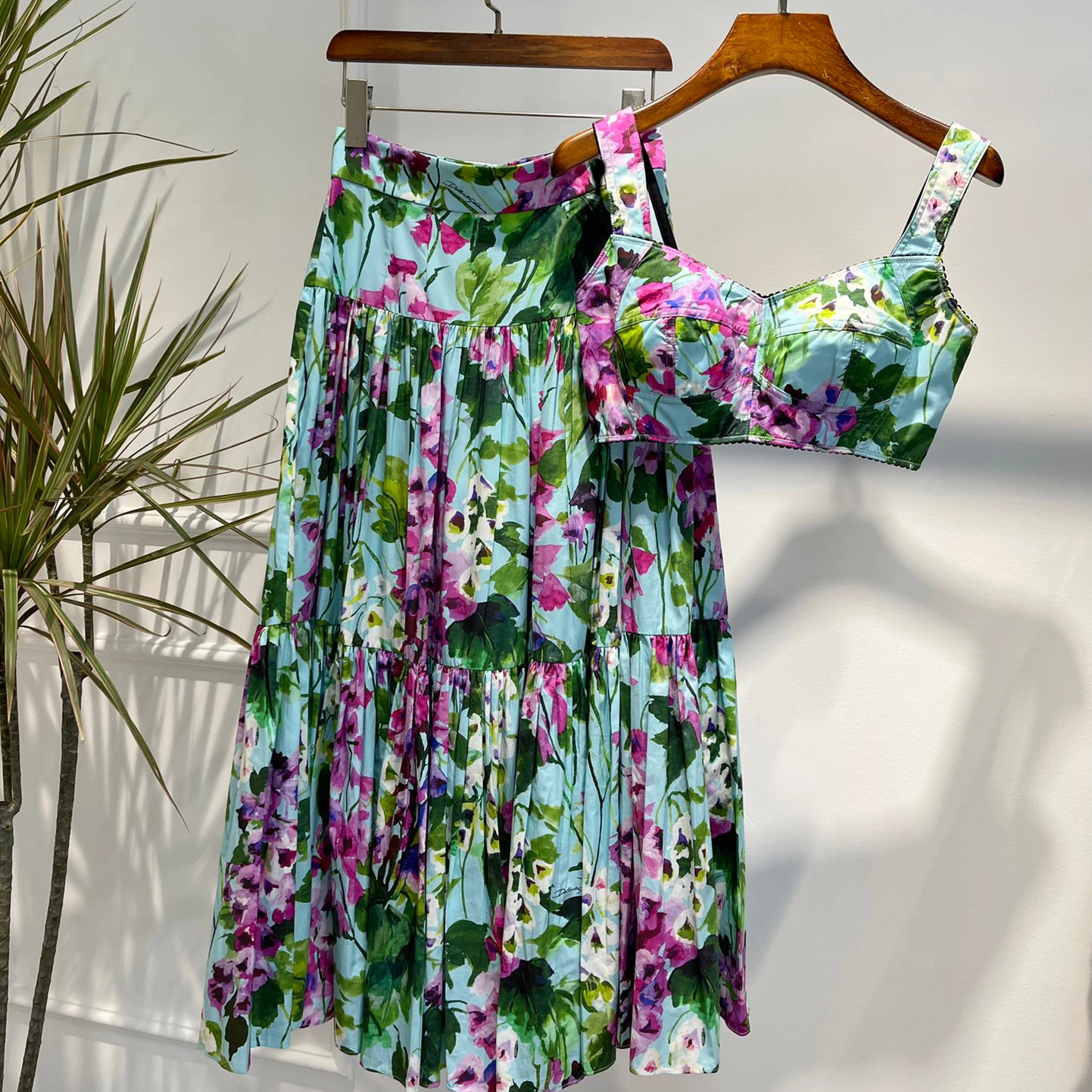 

Beach Wear Hot Sale 2022 Summer High Quality Cotton Purple Floral Print Crop Tank Upper Pleat Midi Skirt Blue Sets Women
