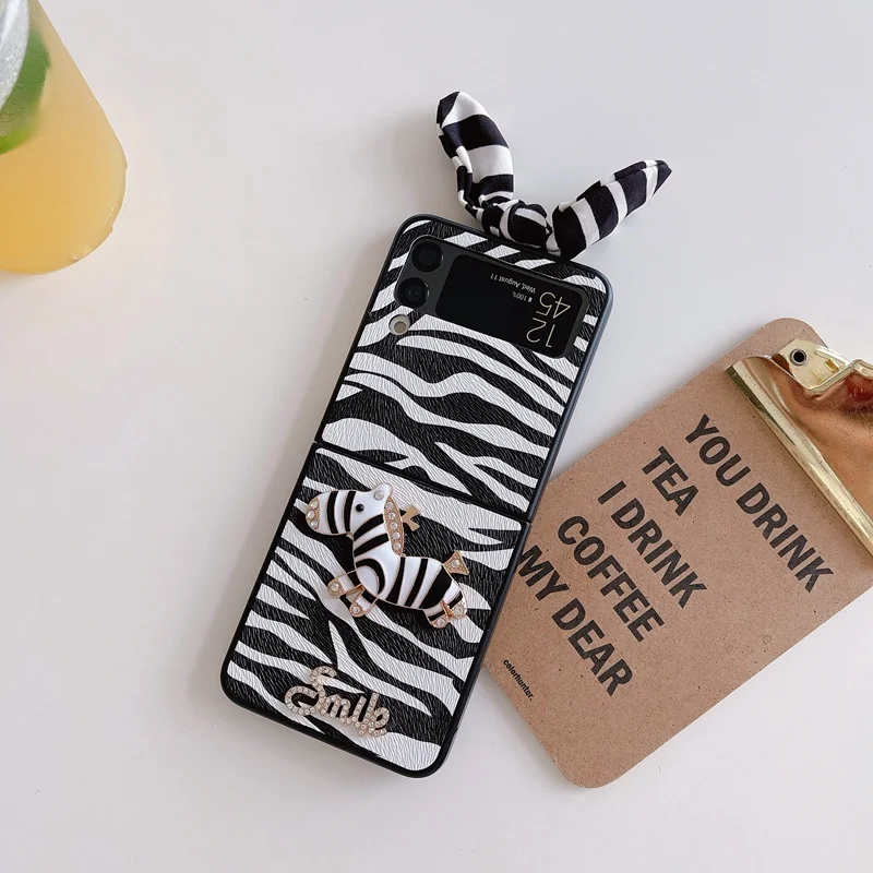 

For Samsung ZFlip3 Case Folding Phone Case for Galaxy Z Flip 3 Female Luxury Zebra Print Bow Tie Z Flip 3 5G Cover