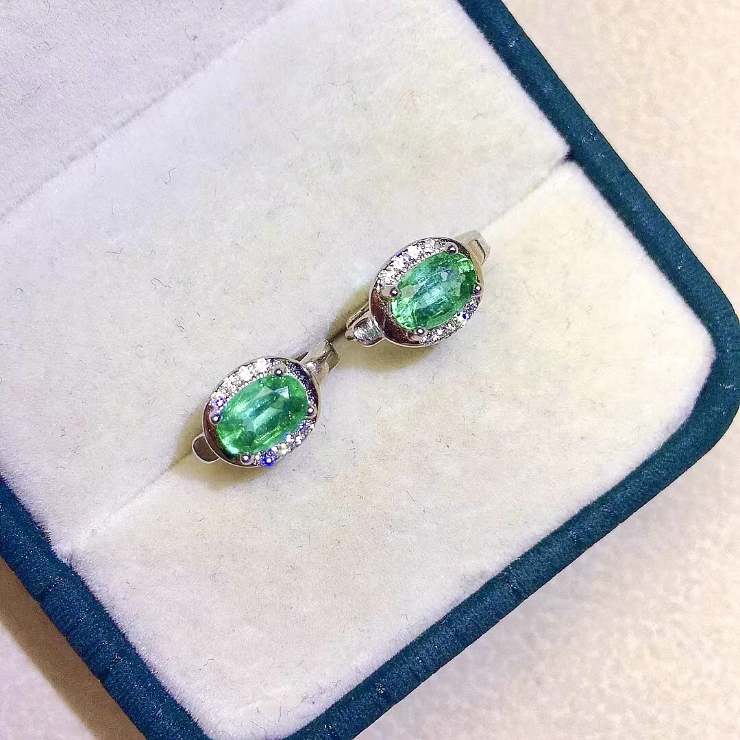 Серьги-кольца женские из серебра 925 пробы с изумрудами 4 Х6 мм