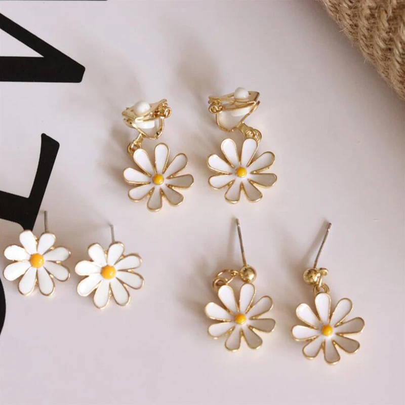 

Minimalist Jewelry Korean Style Fashion Cute Sweet Enamel Daisy Flower Stud Earrings for Women Cheap Wholesale