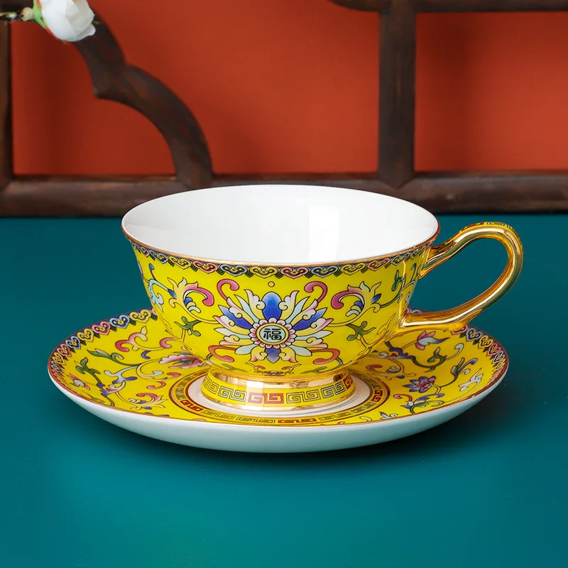 

Vintage Bone China Coffee Cups Set with Saucer Luxury Gold Ceramic Mug Creative Porcelain Espresso Cup Couple Coffee Mugs Gifts