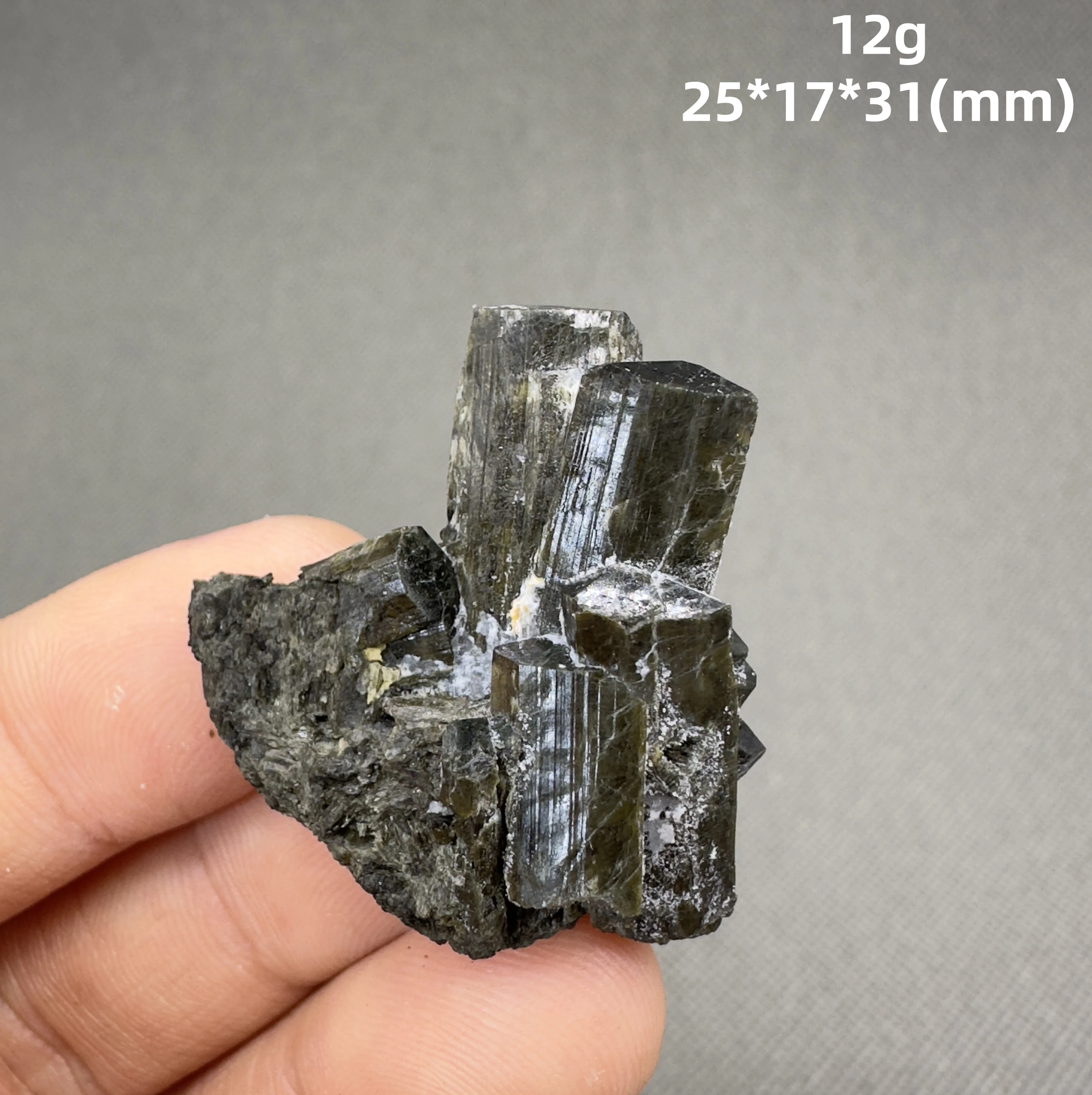 

Натуральные образцы турмалина из Пакистана QIANCHUAN