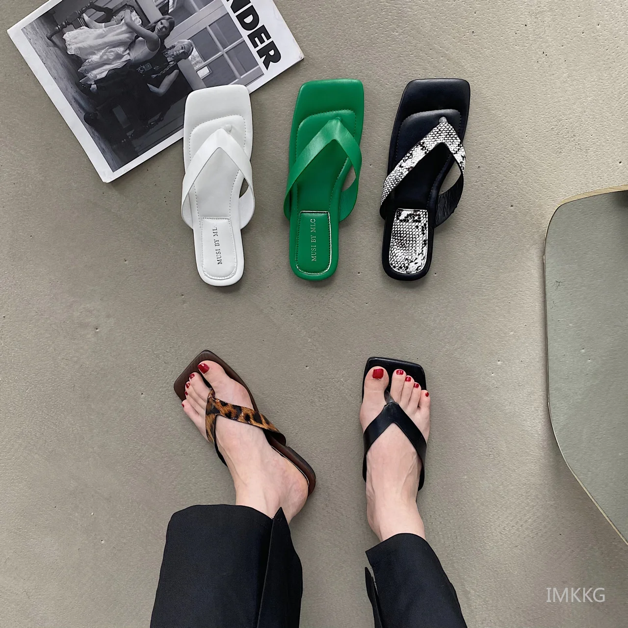 

Шлепанцы женские на плоской подошве, повседневные сланцы с квадратным носком, пляжные сандалии, открытый носок, тапочки для улицы, 2023