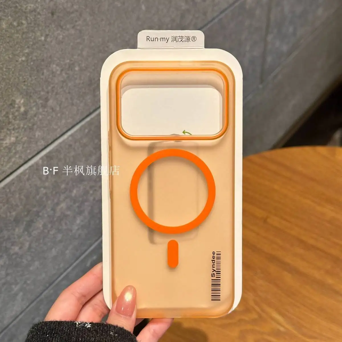 Фото Чехол для Xiaomi Poco F8 Ultra, премиум-класса, жесткий, прозрачный, из поликарбоната, с магнитной фиксацией Magsafe, для Poco F8 Ultra, бампер-накладка Fudna №2
