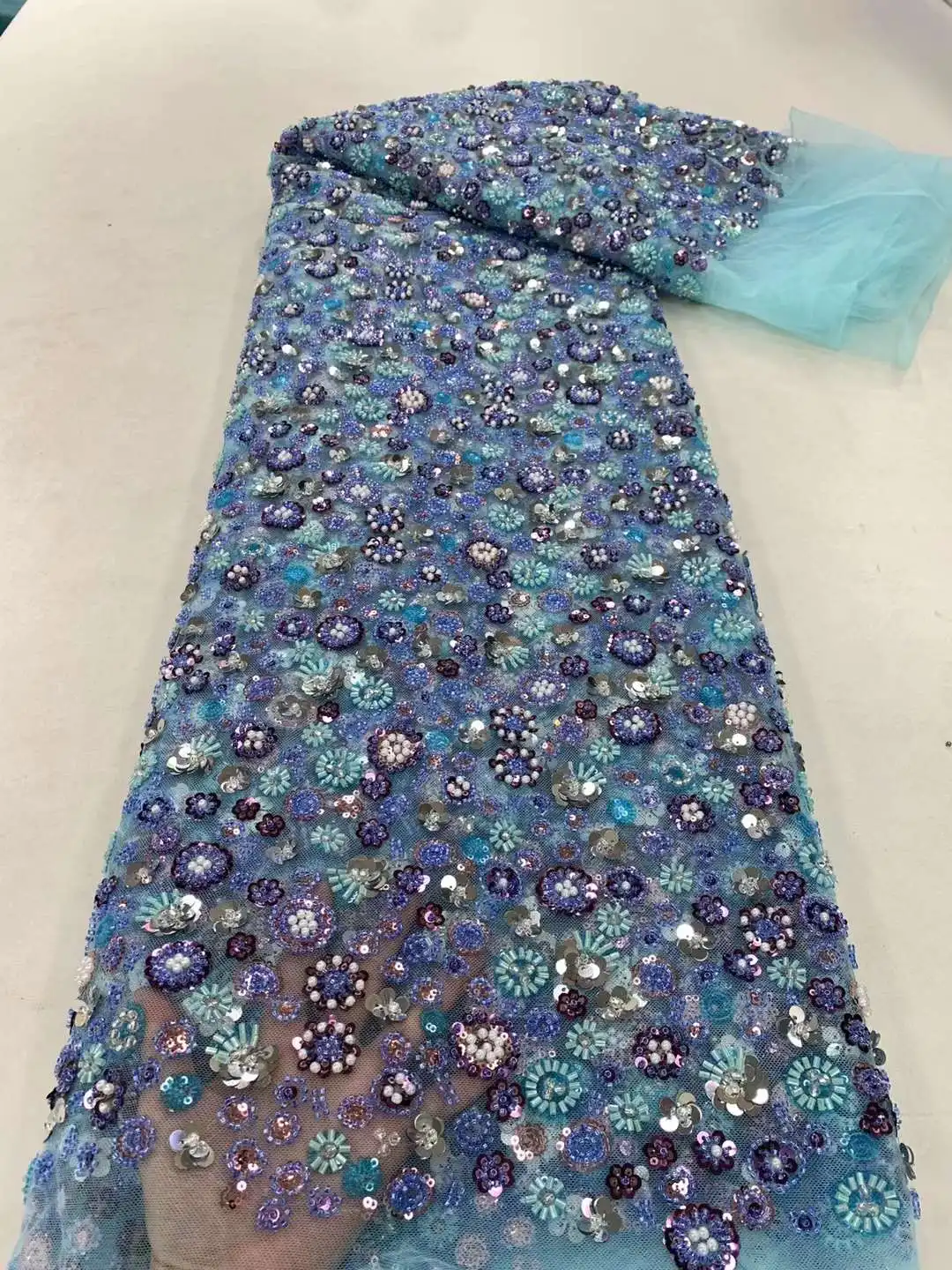 Кружевная ткань с блестками