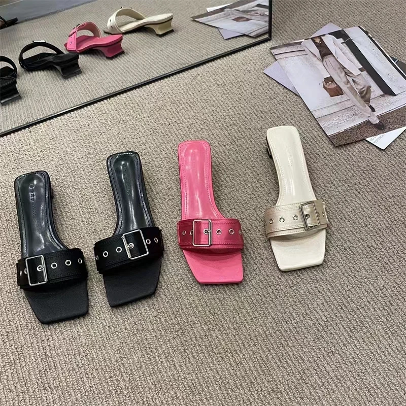 2023 New Women's Slippers Summer Square Head Low-heeled Slippers Metal Decoration Outerwear Beach Flip Flops Women Shoes