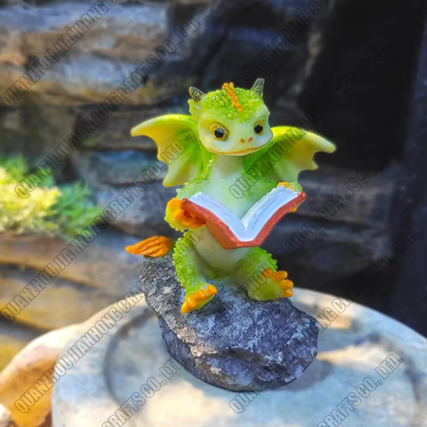 Дракон сидящий на камне миниатюрная статуя животного из смолы декор фигурка