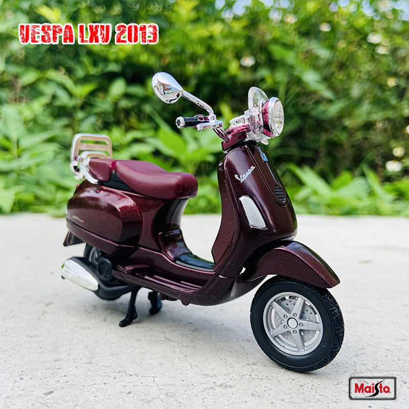 

Maisto 1:18 Piaggio Vespa LXV 2013 Classic Alloy Motorcycle Model Scooter Die Cast Roman Holiday Collection Gift