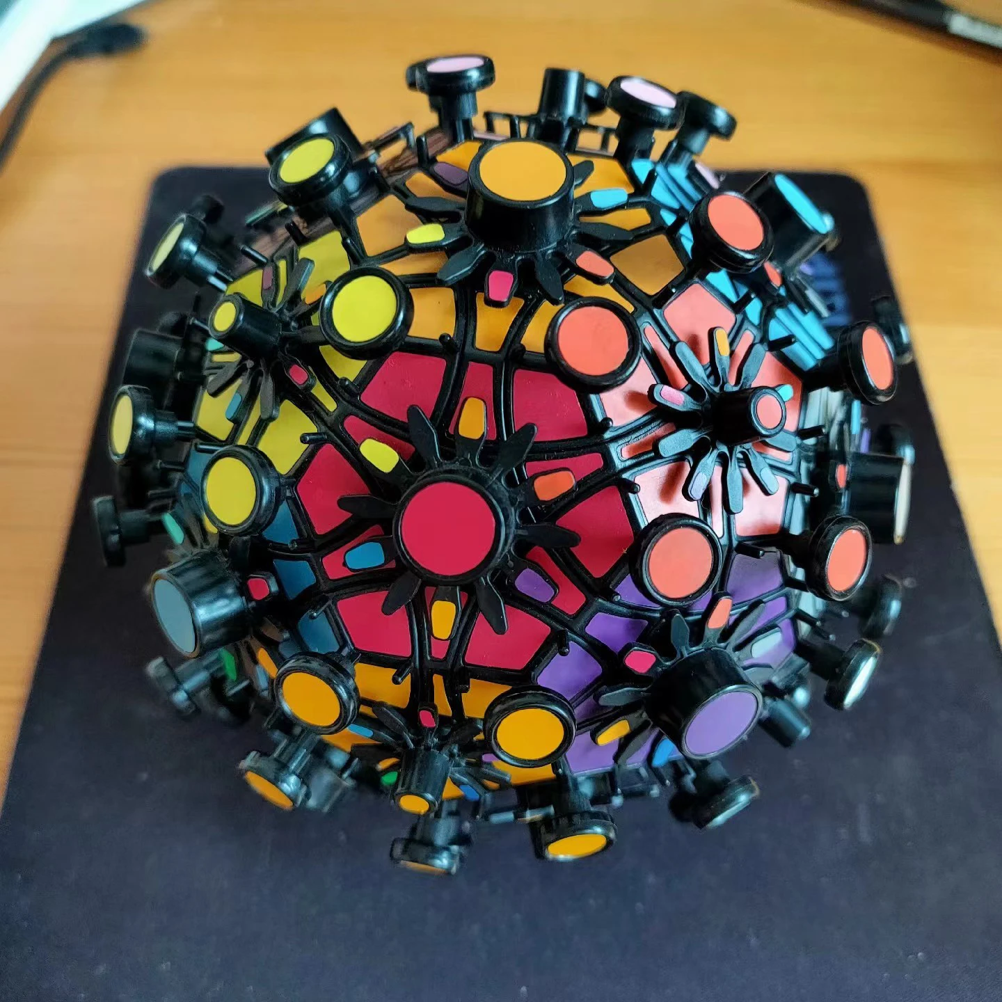 Лимитированный выпуск из принта прозрачный розовый магический куб