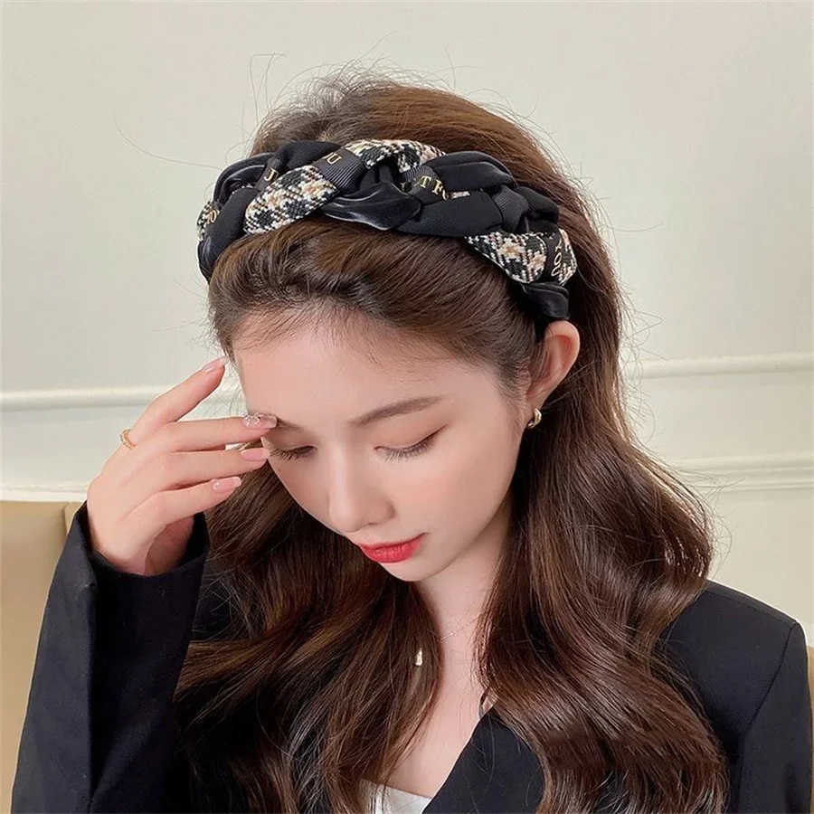 Женская повязка на голову с рисунком гусиные лапки