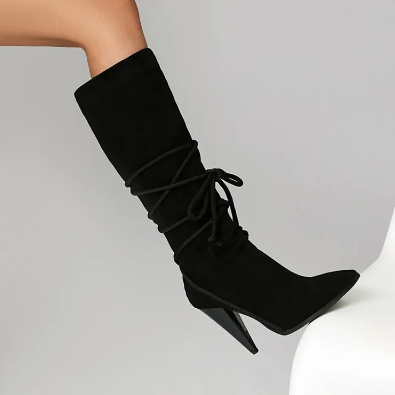 Зимние короткие плюшевые сапоги из искусственной замши на высоком каблуке 11 см