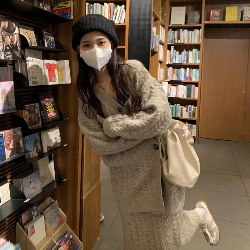 

Knitted Sweater Women Coat Thickened 2022 Winter Wear Lazy Casual Slanted Buckle Soft Glutinous Twist Two Piece Set Trend