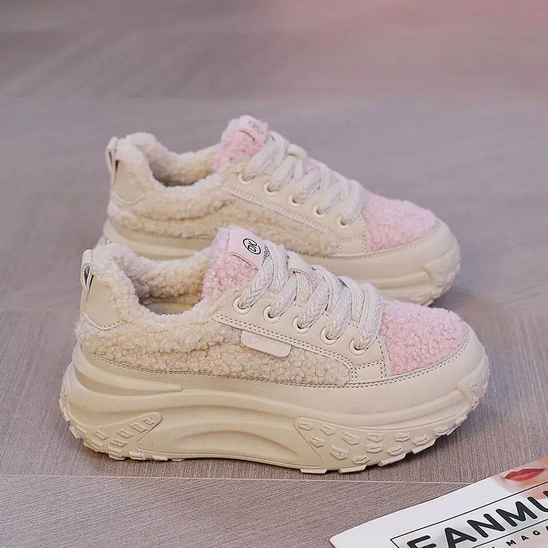 Женская обувь зимние кроссовки на платформе зимняя высоком каблуке с мехом