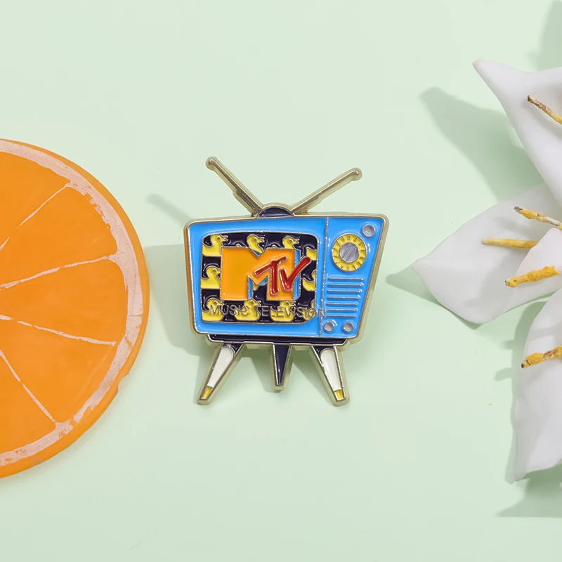 Эмалевые броши для телевизоров