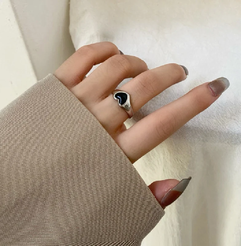 

Trendy Black Heart Rings For Women Minimalist Aesthetic Drop Of Oil Open Rings Female Metal Punk Party Jewelry