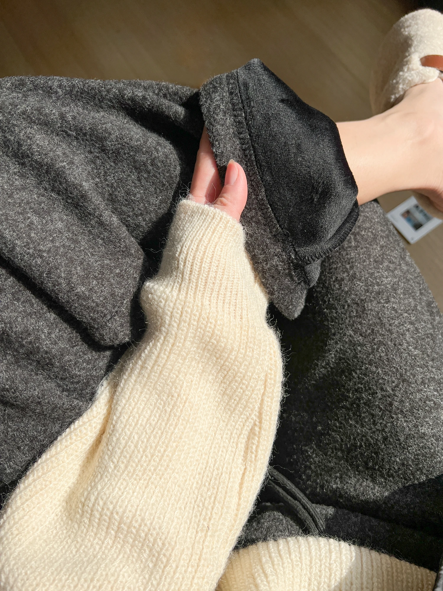 Темно-серые широкие брюки из ацетатного флиса больших размеров женские осенние и