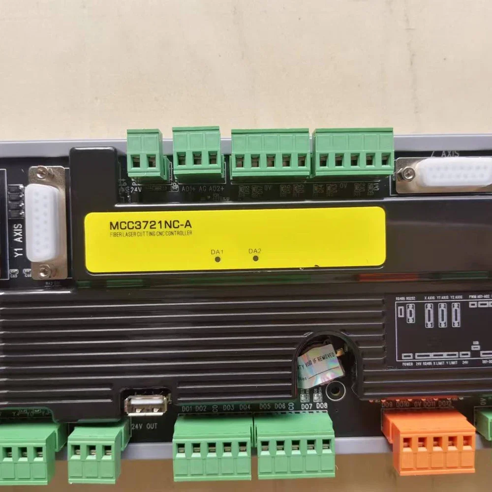 Yunyi Au3tech A230E 3KW электрическая режущая головка для волоконного лазера и контроллер