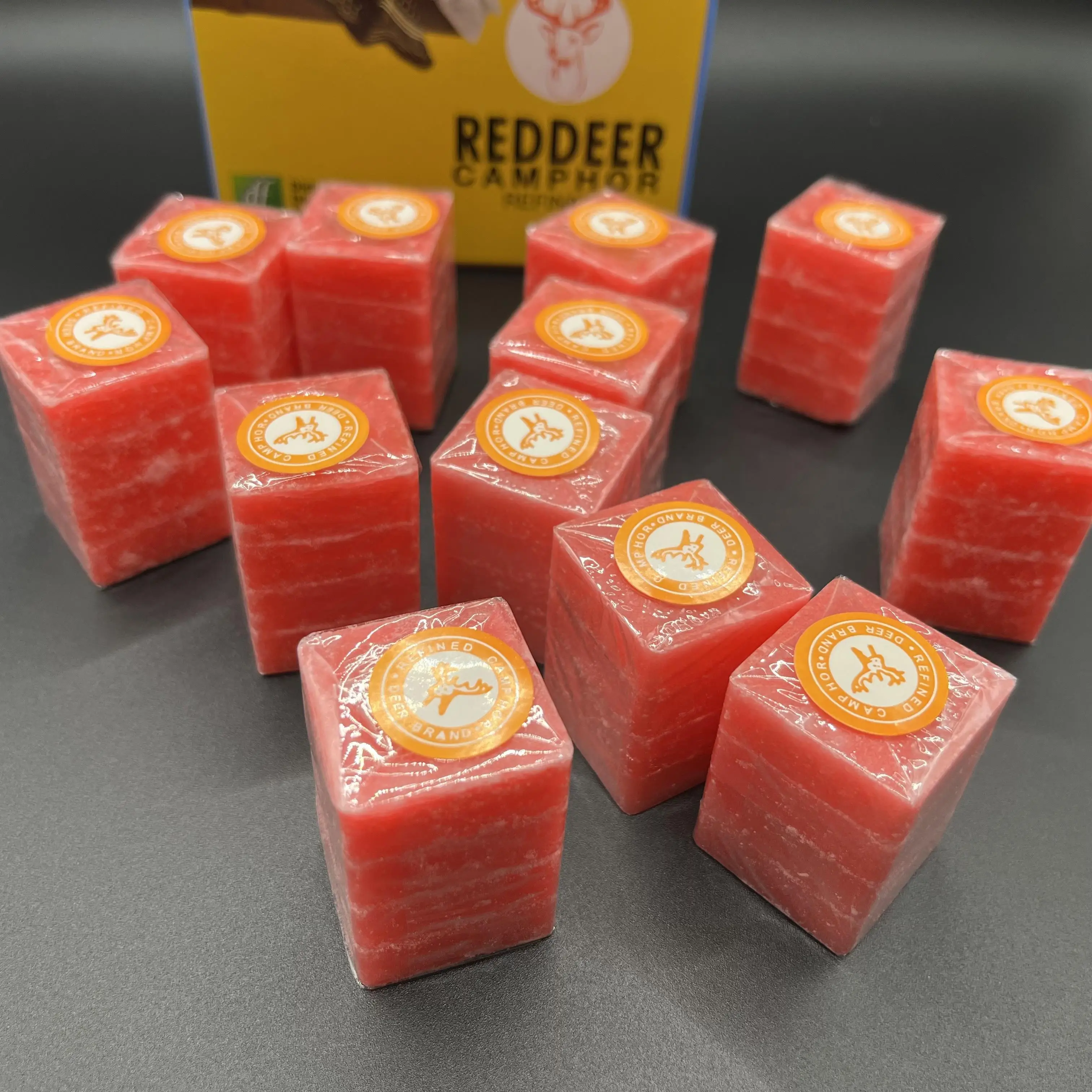 Фото Натуральные красные изысканные камфорные таблетки с твердым узором Alcanfor Block, защита от плесени и запаха, для гардероба, библиотеки, 454 г №2