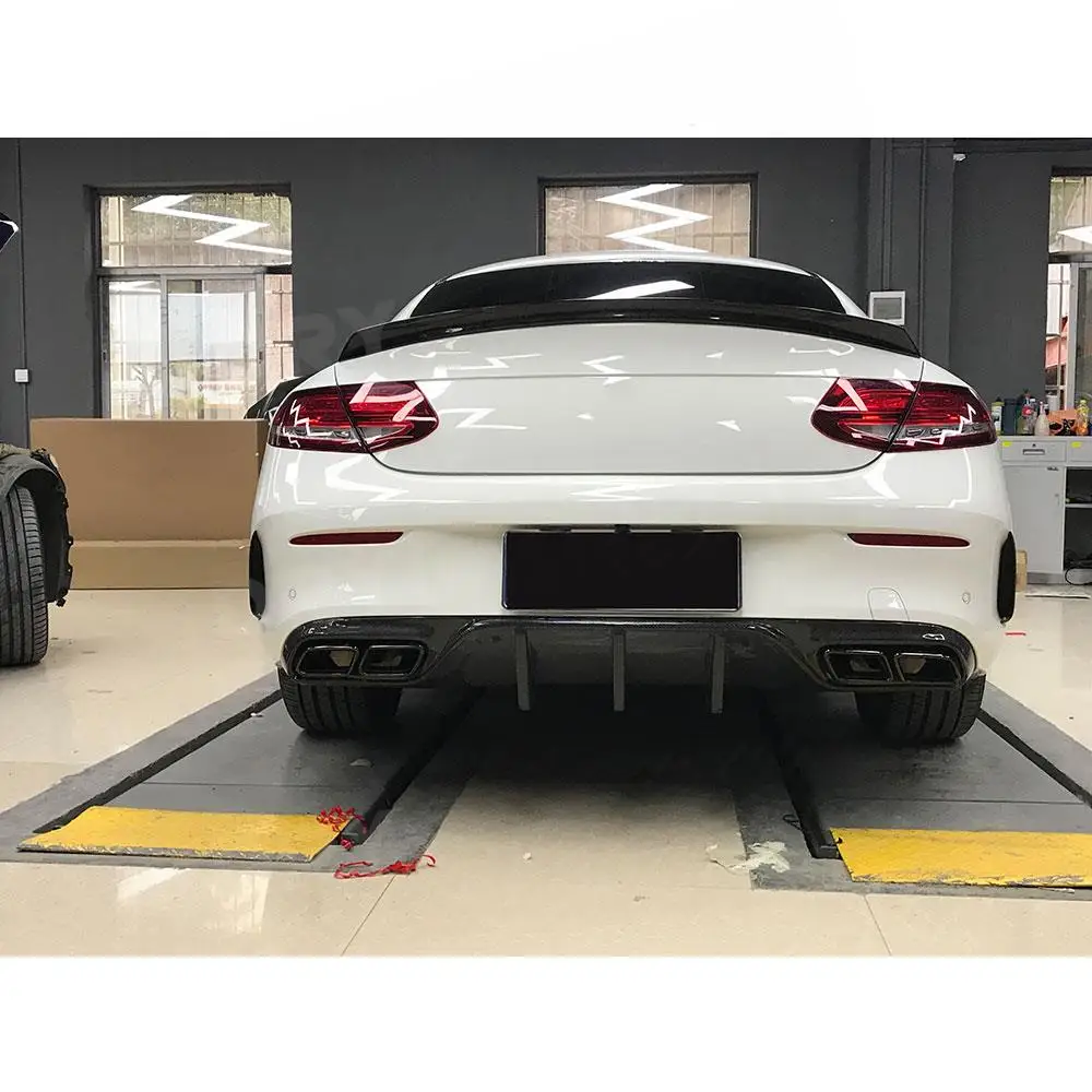 Диффузор для заднего бампера из углеродного волокна с черными/серебряными