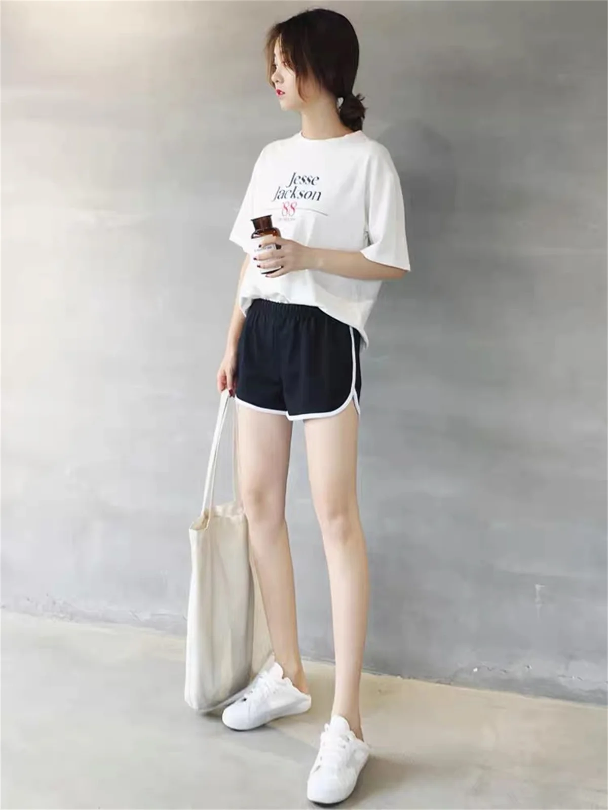 Женские однотонные дышащие шорты летние модные трендовые легкие баскетбольные