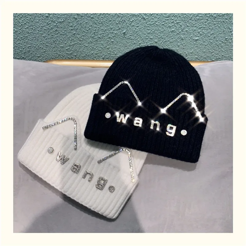 

Luxury Rhinestones Letter Knitted Hat Fashion Women Winter Skullies Beanies Lady Warm Walking Knit Bonnet Cap Cute Girl's Hats
