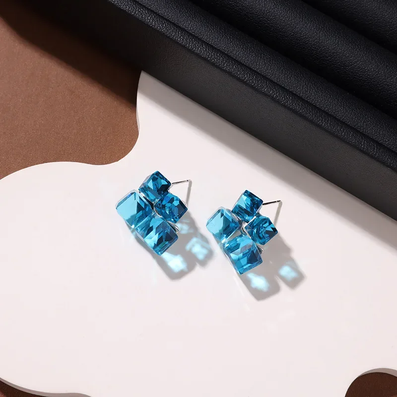 Высококачественные синие серьги с кубическим кристаллом в корейском стиле