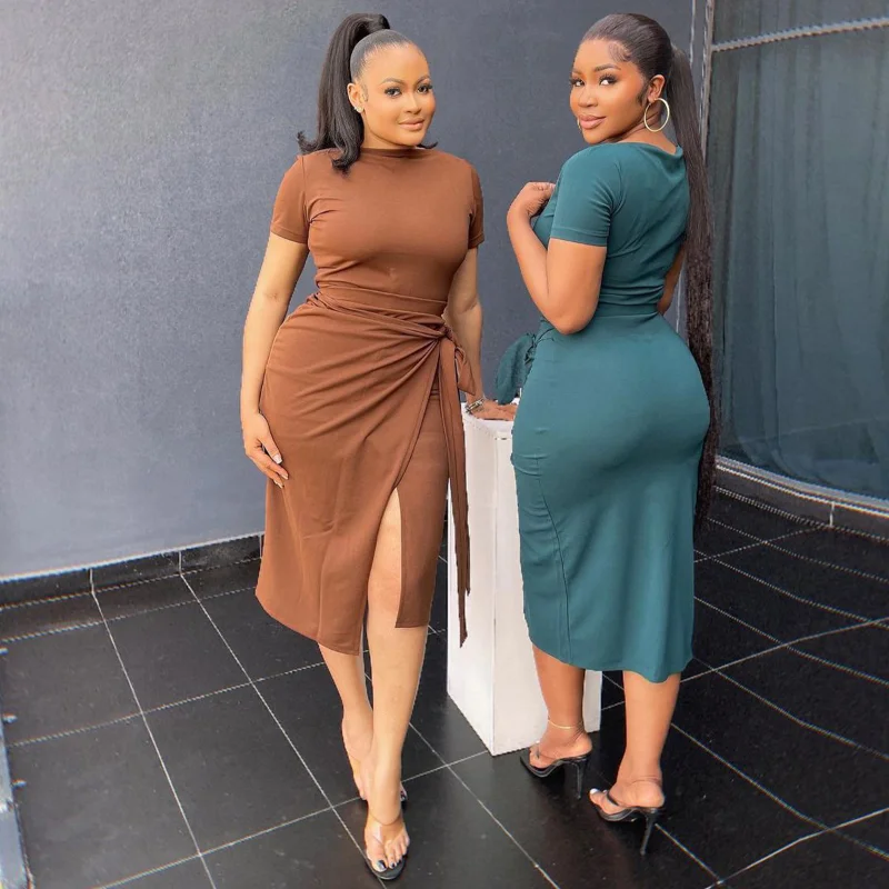 

Женский костюм-двойка с юбкой миди и бантом, с разрезом сбоку