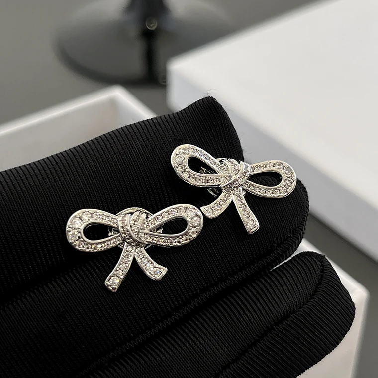 

Europe Designer Lovely Bow Platinum Silver Earring Necklace Luxury Jewelry Set Woman High Quality Famous Brands Gift Trend