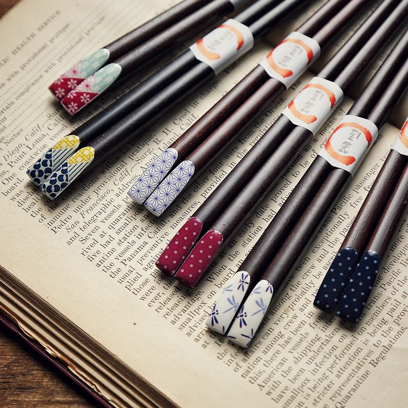 

Японские деревянные палочки для еды с цветком вишни