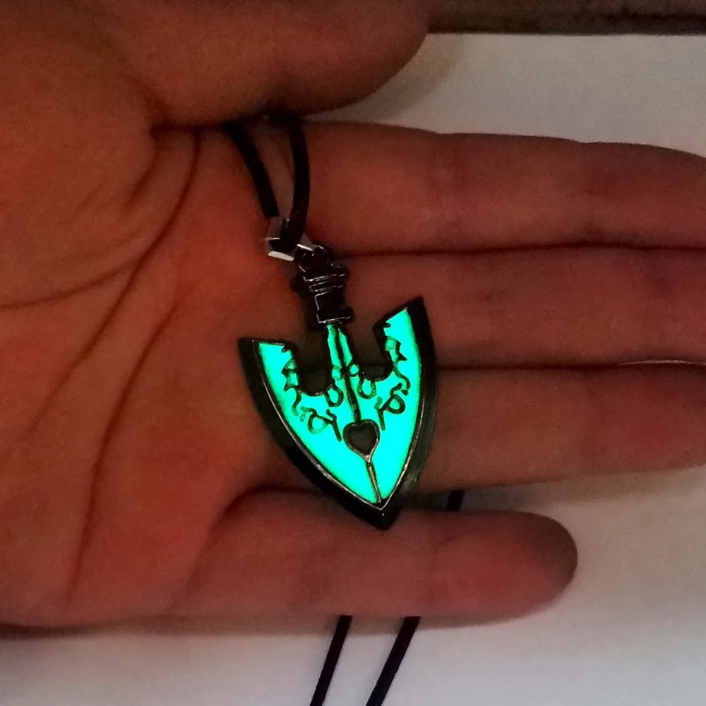 

Anime Jotaro JOJOS BIZARRE ADVENTURE Necklaces For Men Women Pendant Metal Jewelry Best Friend Gift