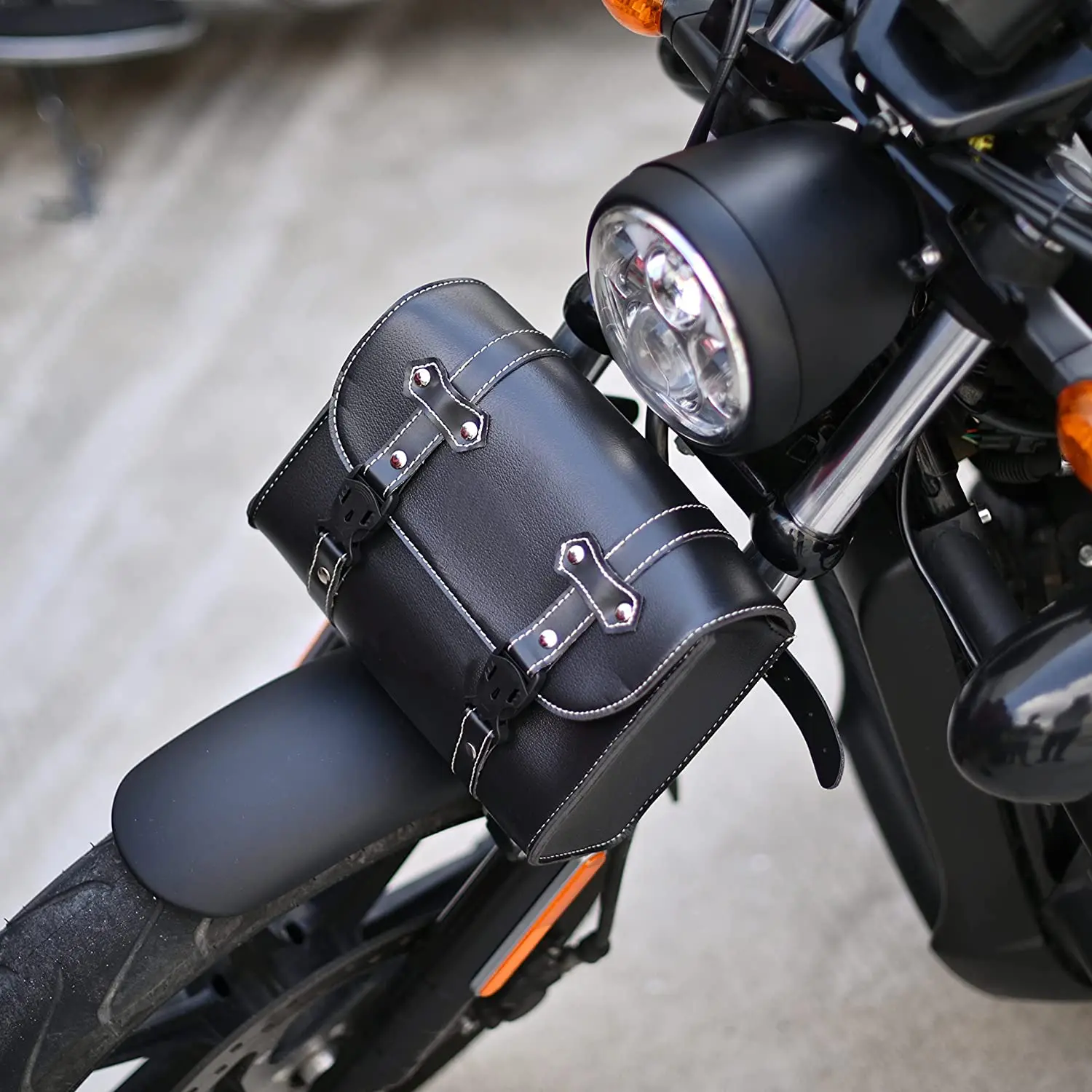 

Universal PU Leather Motorcycle Fork Bag Saddlebags Handlebar Bag Sissy Bar Storage Tool for Kawasaki Suzuki Yamaha Sportster