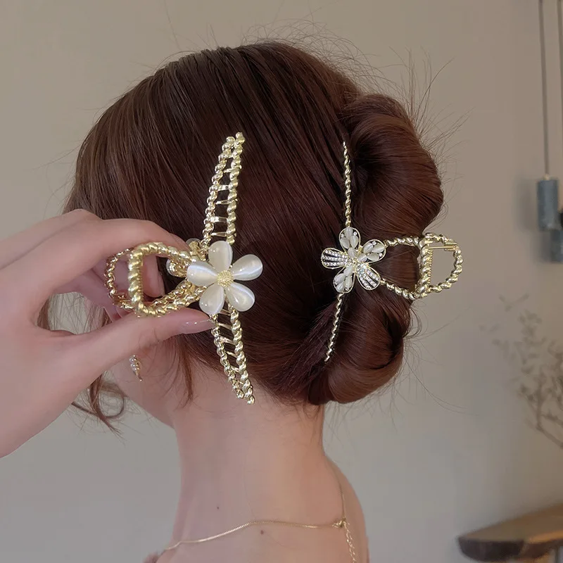 

Chic Crystal Flower Women Metal Hair Claws with Rhinestone Barrettes Elegant Large Hair Clip Headwear Ornaments