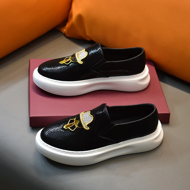 

Luxury Designer Shoes Europe Men Loafers Genuine Leather Slip on Sneakers Casual Shoes Mocassin Homme Male Platform Flats 2C