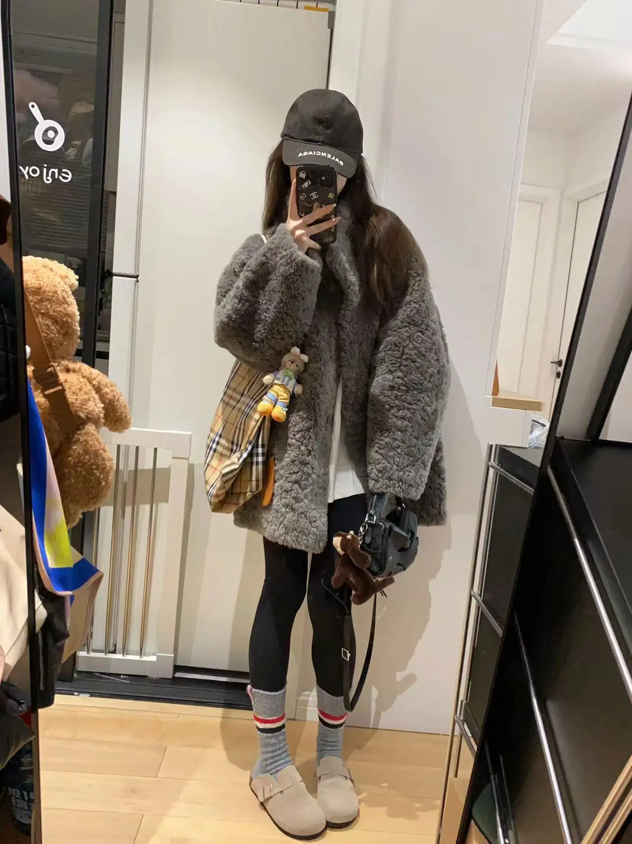 Верхняя одежда из овечьей шерсти женская осень-зима 2024 новое меховое пальто