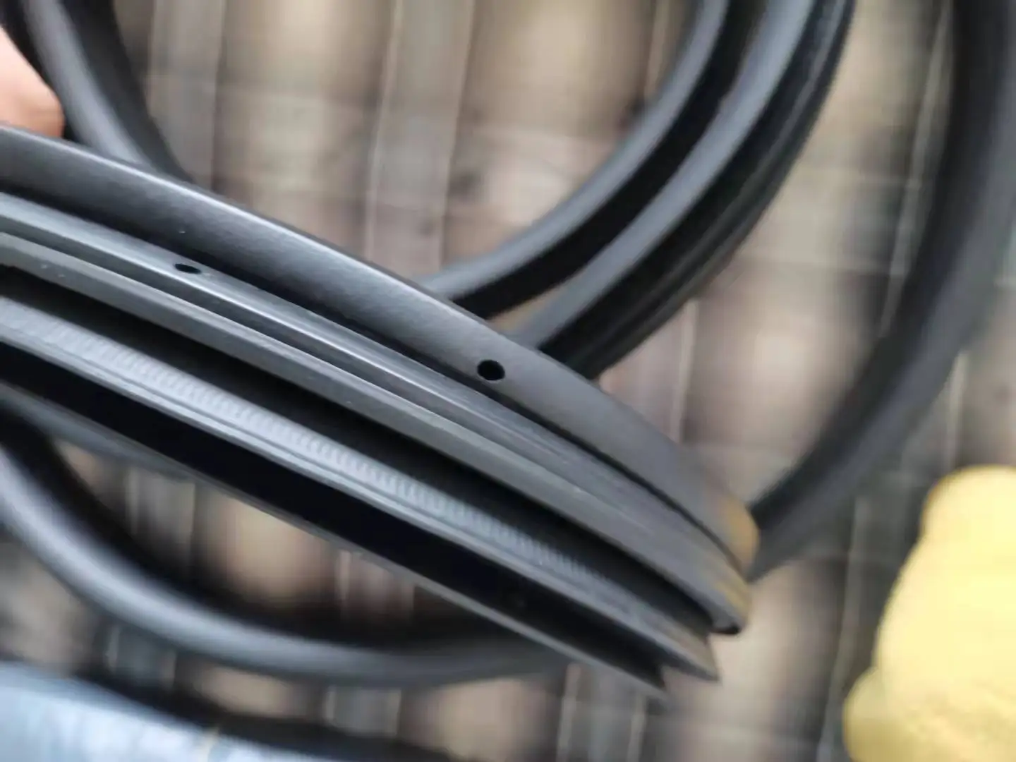 

Подходит для Toyota Prado, оригинальная резиновая полоса дверной рамы кузова автомобиля Highlander RAV4 Camry, уплотнительная лента багажника