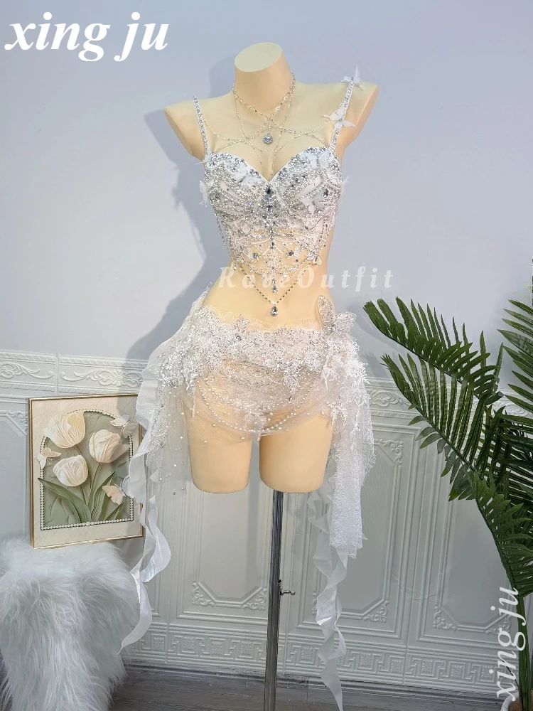 Фото Xing Ju White Butterfly Роскошный топ-сарафан с бриллиантами, прозрачная юбка с кисточками, сексуальный сценический костюм для певицы/танцовщицы, наряд для вечеринки/дня рождения №3