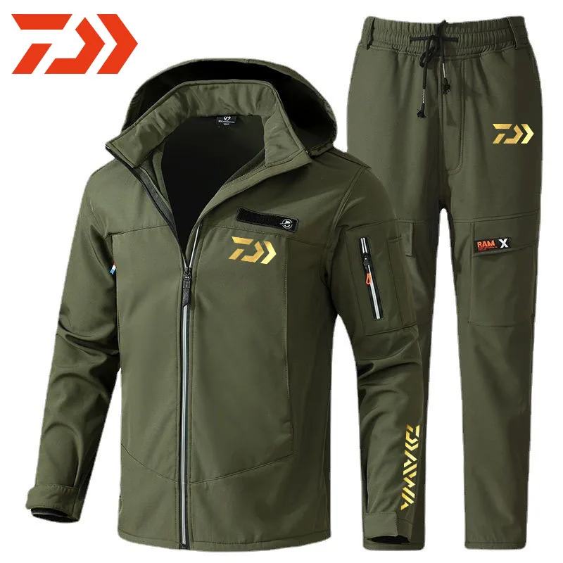 

Зимний мужской водонепроницаемый костюм Daiwa для рыбалки, ветрозащитная куртка с капюшоном, флисовые теплые брюки, одежда для охоты и альпин...