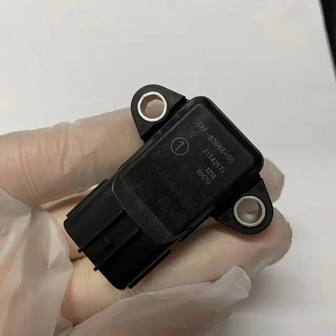 

Датчик давления воздуха E1T42571 MAP 68F-83688-00 68F8368800 for - AR210 VX110 VX SR210 VX1100