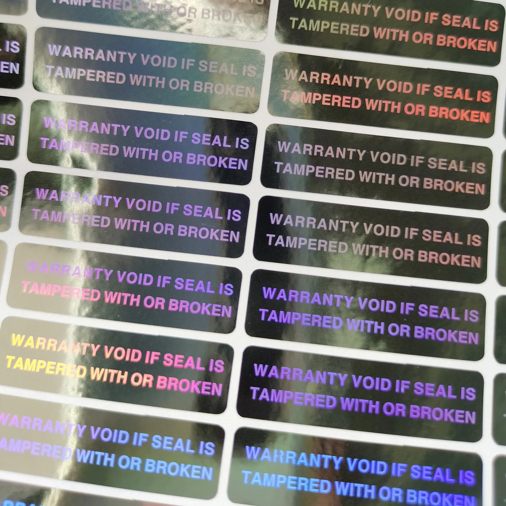 

Голографическая наклейка с логотипом TLK