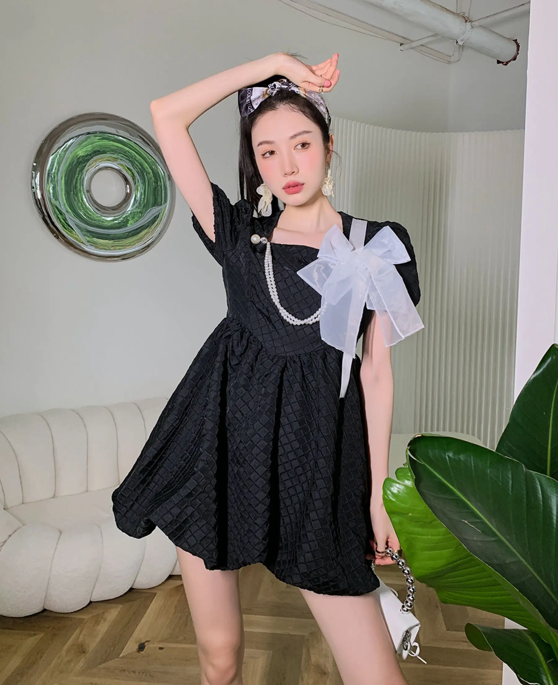 

Женское винтажное бальное платье, Дизайнерское черное платье миди с квадратным вырезом, коротким рукавом и буффами, бальное вечерние с французским бантом на цепочке